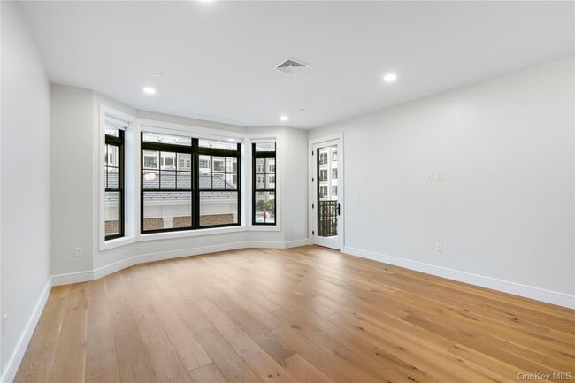 Photo - 695 Merrick Ave Apartamento Unidad 304