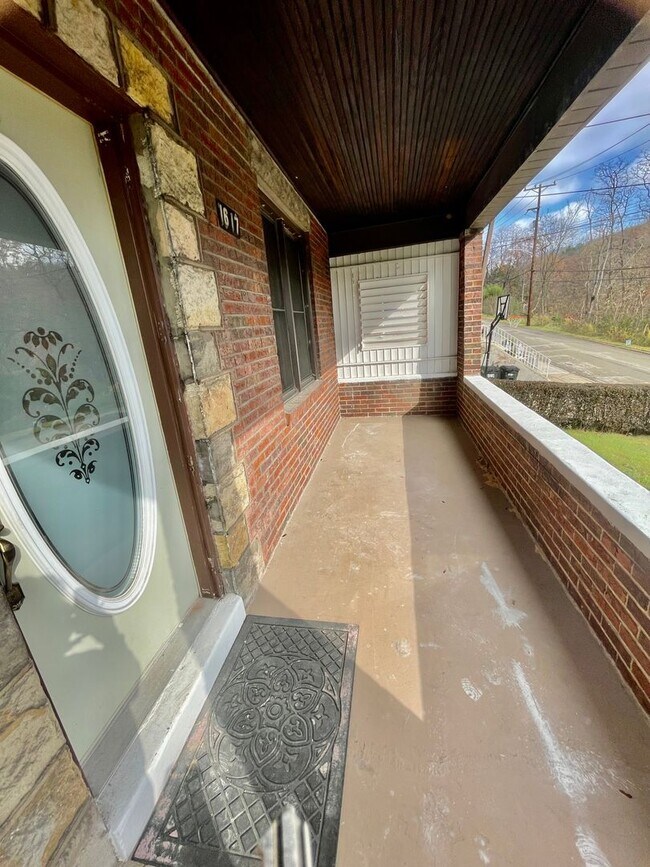 Photo - 3 Bed-1 Bath Turtle Creek PA