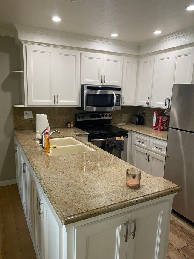 Photo - 2505 Miramar Ave Unit 119