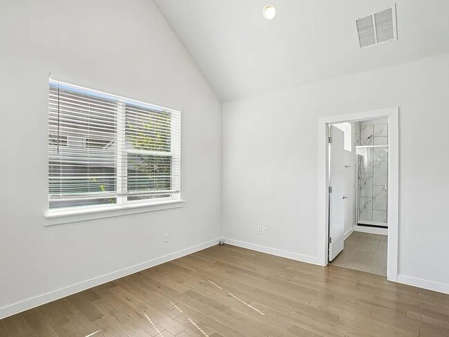 Photo - MOVE IN READY