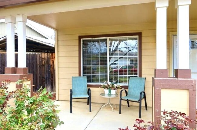 Photo - 1143 Grouse Dr