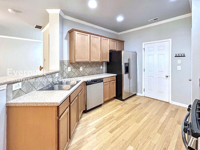 Photo - 2221 Nottley Dr