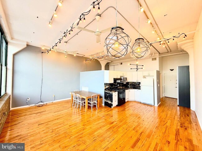 Building Photo - 314 N 12th St Unit 902 Rental