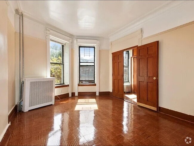 Building Photo - 161 Monroe St Rental