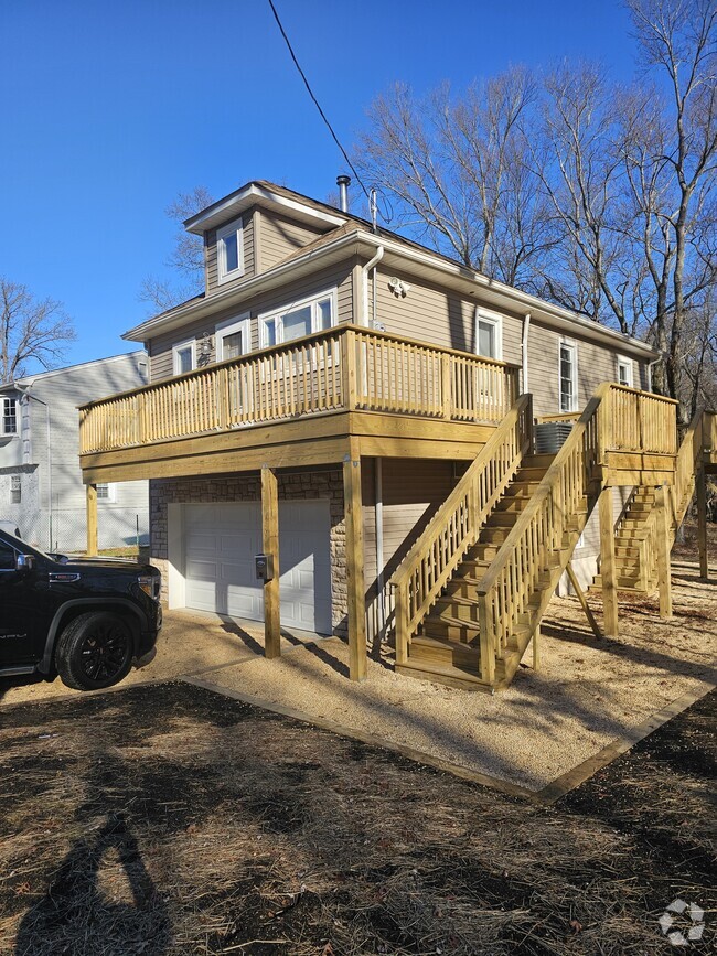 Building Photo - 54 Greenwood Ave Rental