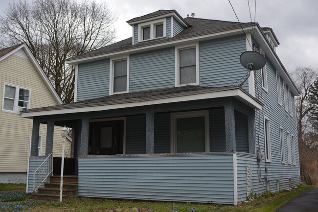 Building Photo - 225 Thieme Pl