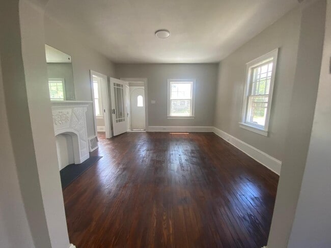 Photo - 7011 Hosmer Ave