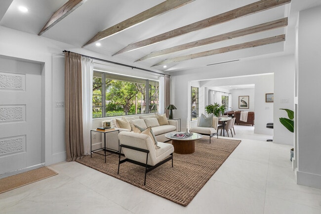 Photo - 2330 Lake Ave