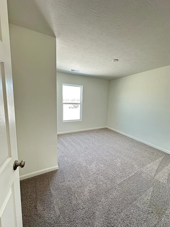 Photo - 2075 Barleybrook St