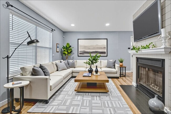 Building Photo - 1303 Wellington Pl Rental