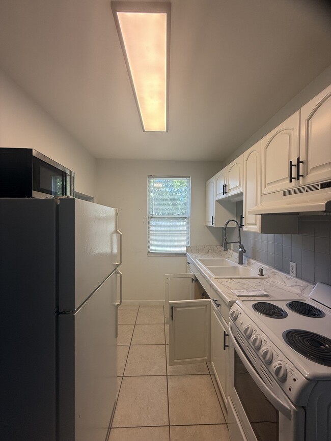 Photo - 237 Emory Pl