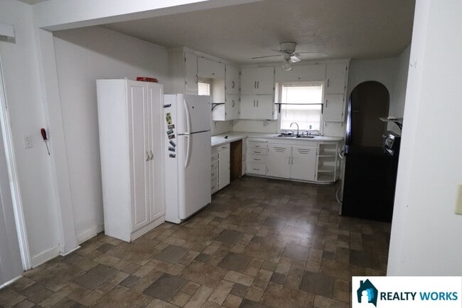 Photo - Enchanting Three Bed One and a Half Bath