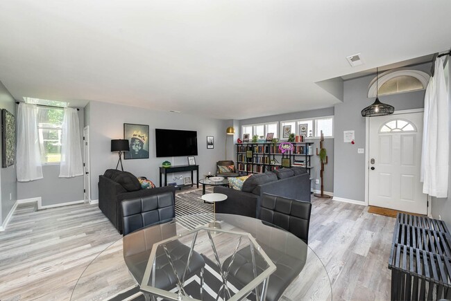 Photo - Funky Firehouse Renovated into Modern 2 BD... Unit B  (53641282)