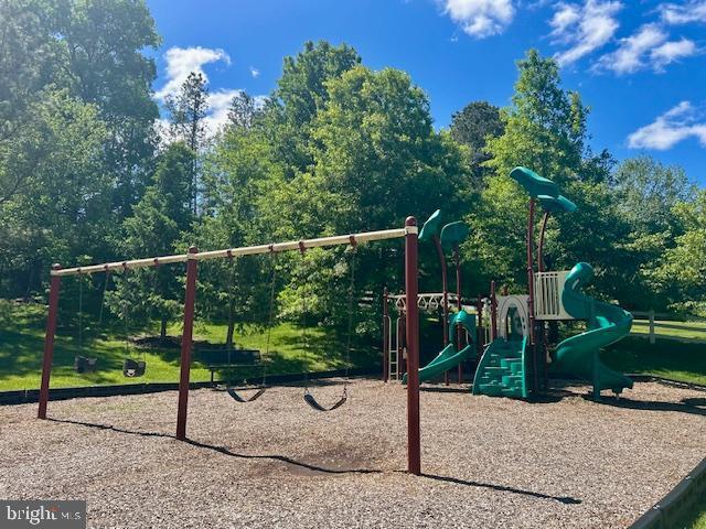 Photo - 2068 Astilbe Way