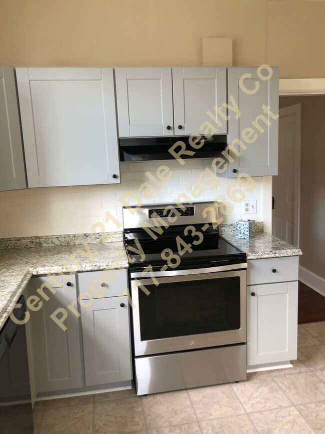 Photo - Renovated 2 Bedroom in Spring Grove, PA Unidad - 78 1/2 Back