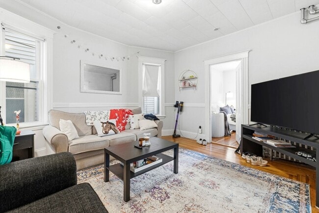 Building Photo - 225 L St Unit 1
