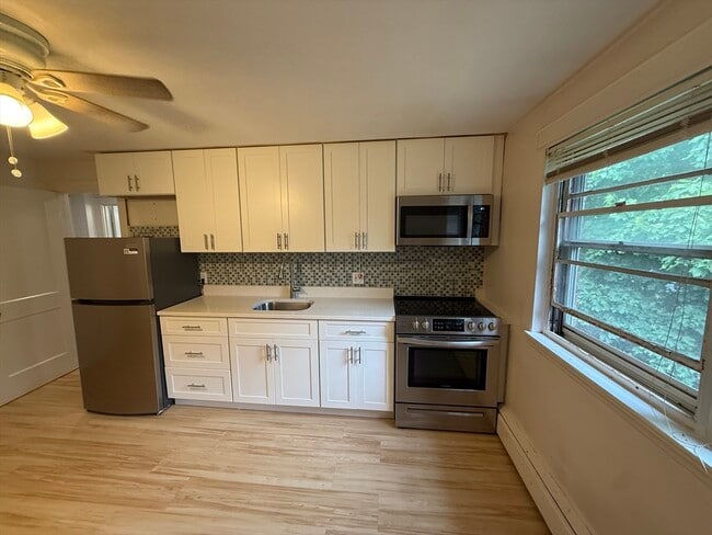 Building Photo - 45 Aldrich Rd Unit B
