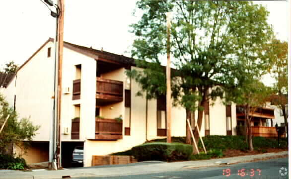 Photo - Devon Apartments