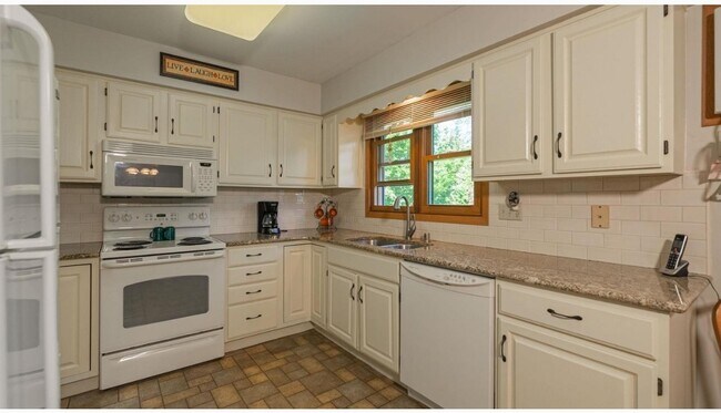 Photo - 1135 Manor Dr Unit 27