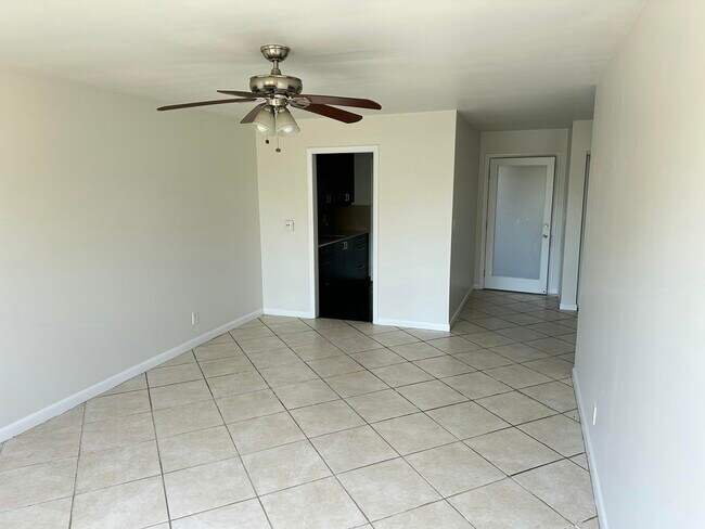 Photo - 1480 E Sample Rd Unit 207