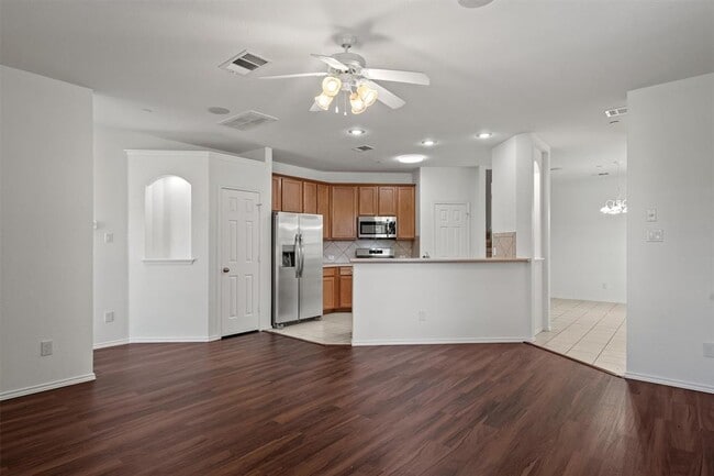 Building Photo - 9201 Brodie Ln Unit 203