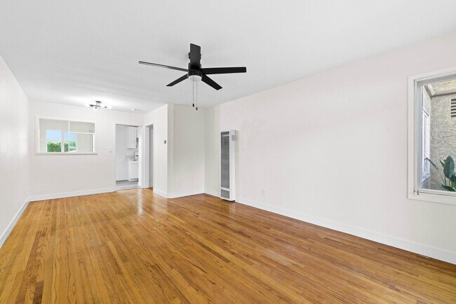 Photo - 2BR Coastal La Jolla Apartment | Steps to Windansea Beach Unidad 6508 La Jolla Blvd