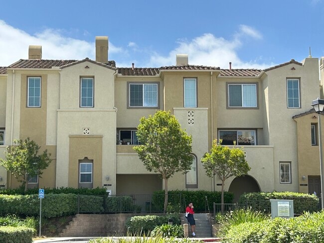 Photo - 658 Hatfield Dr Townhome
