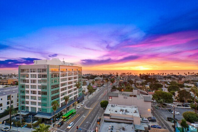 Building Photo - Marina Tower Rental