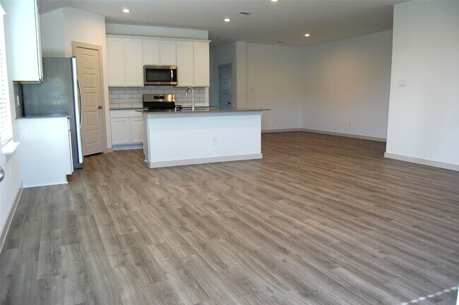 Photo - 7702 Sleek Flock Ln