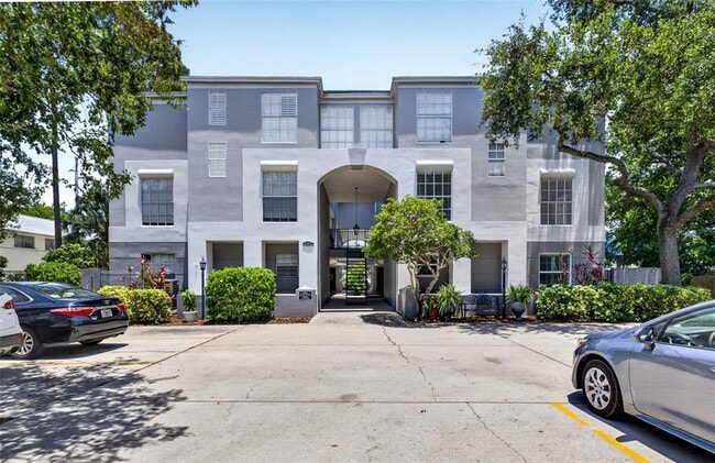 Building Photo - 606 S Glen Ave Unit 5