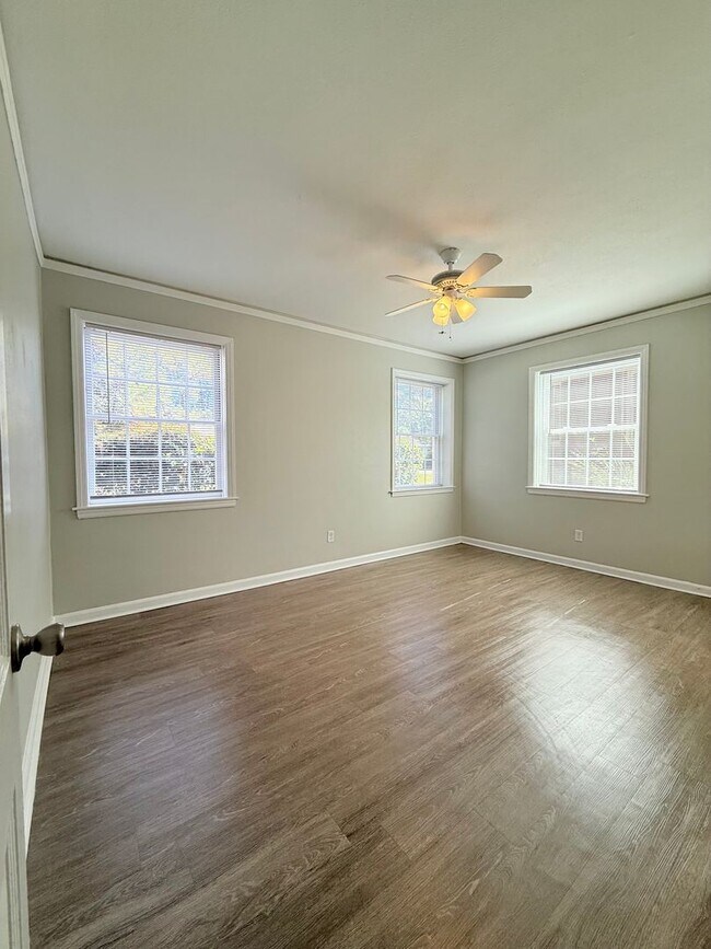 Photo - Downstairs Unit - Next to Habersham Village! Unit #1