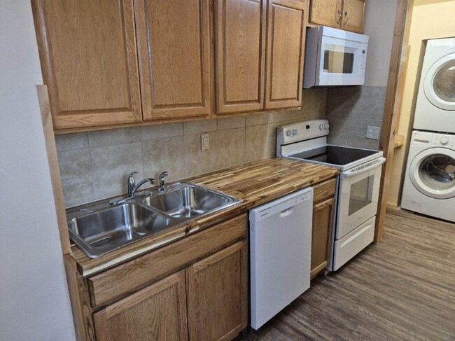 Photo - 408 E 6th Ave Apartamento Unidad 408 East 6th Avenue