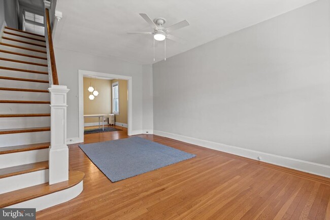 Photo - 1228 W 37th St