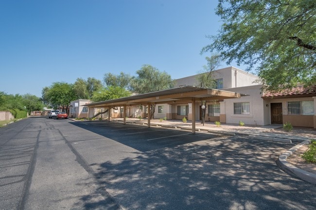 Photo - 3533 E Glenn St