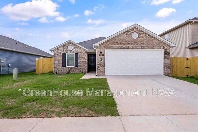 2637 E Gila Wy