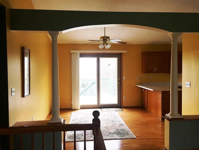 Photo - 4333 10 St NW