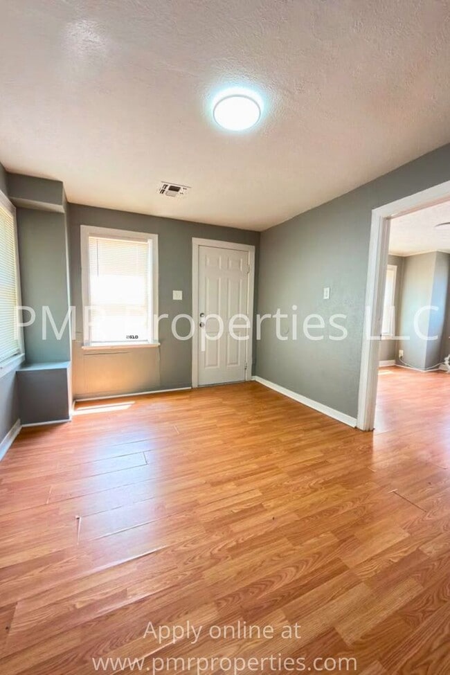 Photo - 209 NW 6th St Unit Upper