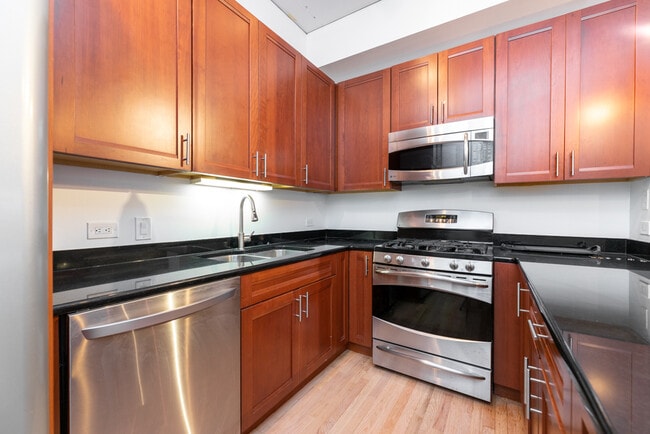 Photo - 939 W Huron St Unidad 401