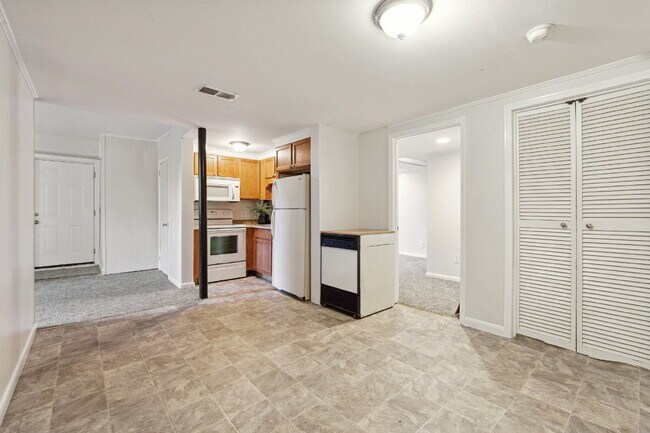 Modern Comfort Meets Prime Atlanta Location – Schedule Your Tour Today!