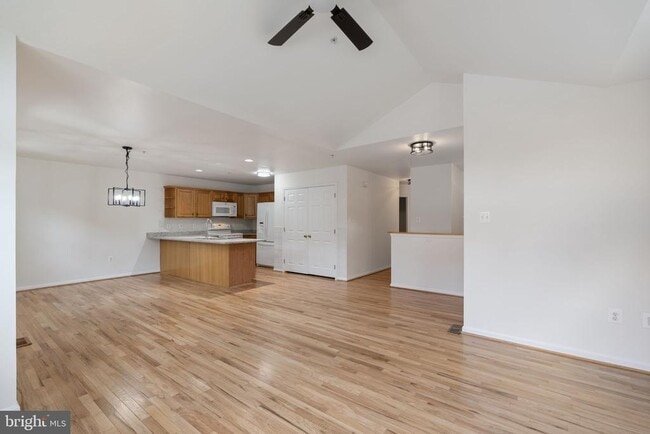 Photo - 211 Westlake Blvd