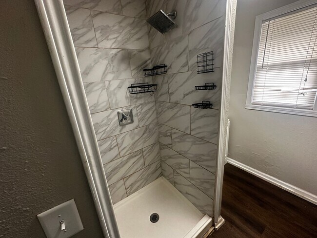 Photo - 1015 Sixth Ave