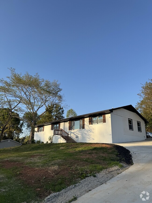 Building Photo - 422 Powell Mill Rd Unit A Rental