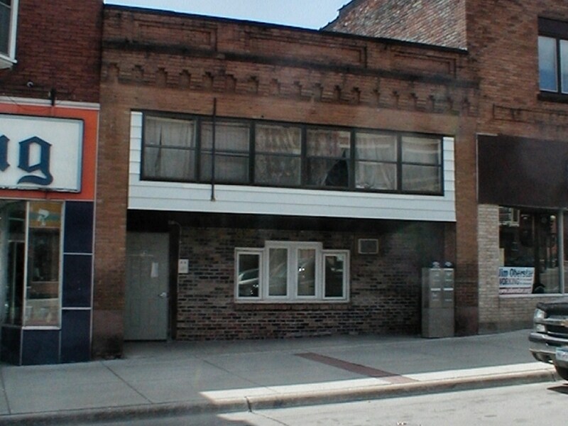 Photo - 113 W Lake St Apartments