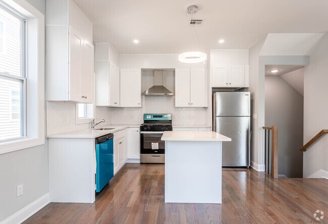 Kitchen - The 606 Unit 606C