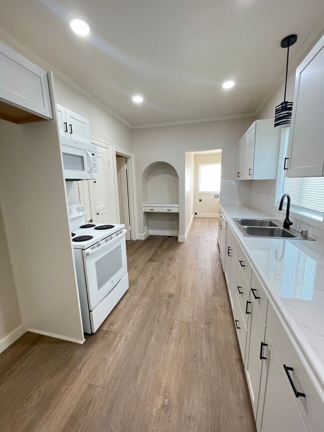 Photo - 4 bed / 1.5 ba house - Yuba City