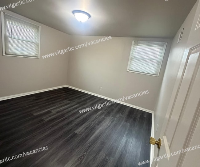 Photo - 5583 - 85 Tulip Ave Unit 5583 (Lower)