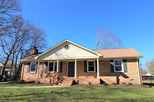 Photo - Remodeled Ranch Home in Steele Creek!