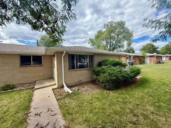 Building Photo - 2 Bed/1 Bath Duplex in Longmont