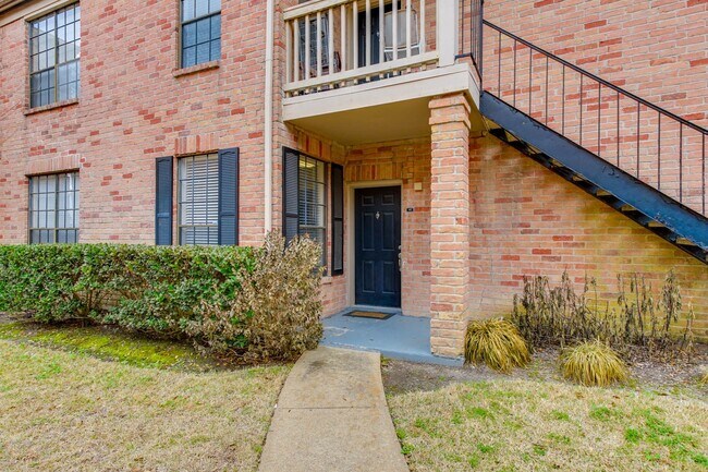 Building Photo - 2255 Braeswood Park Dr Unit 127 Rental
