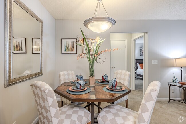 2HAB, 2BA - 1185 ft² - Comedor